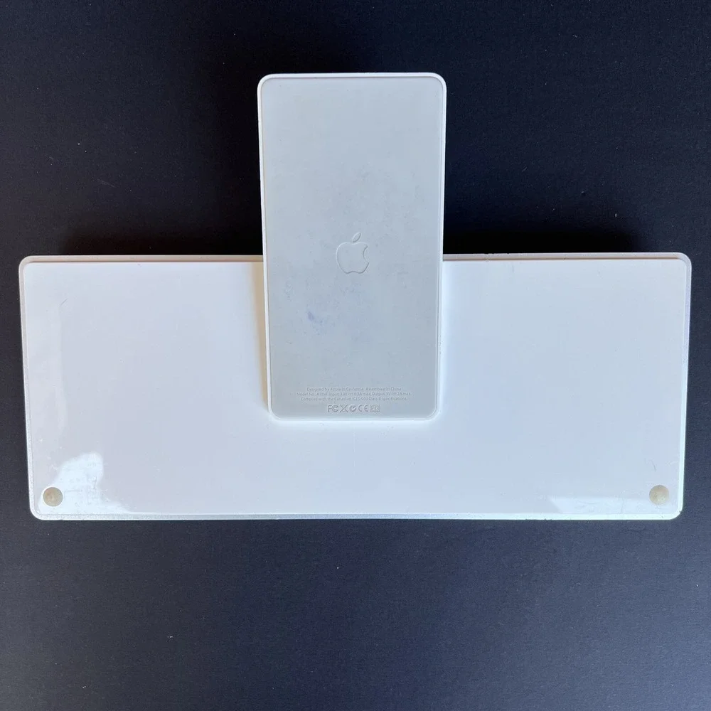 Apple iPad Keyboard Dock A1359 30-Pin 1st, 2nd Generation iPad Accessory
